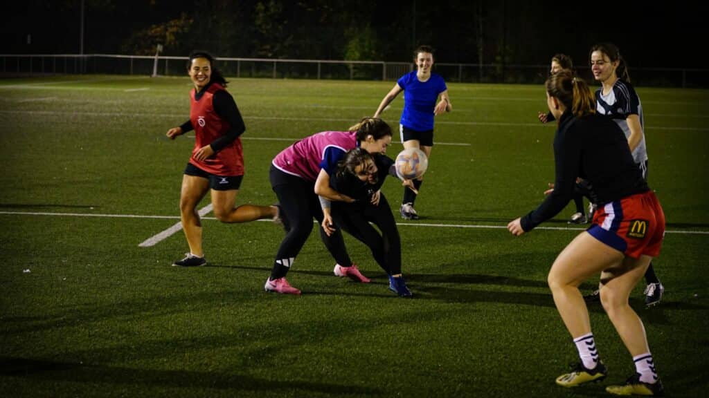 section plaqué féminine +18ans